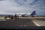 Flugzeug der Fluggesellschaft AeroGal auf dem Seymour Airport